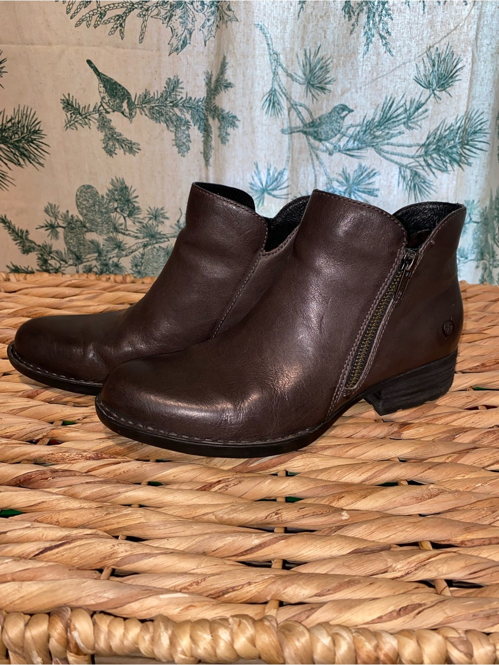 Børn Brown Leather Side Zip Ankle Booties Shoes Women's Size 7M F29260